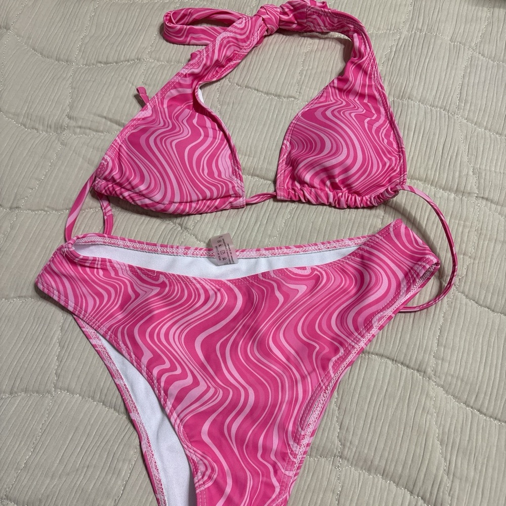 SHEIN Pink Wave Bikini Set